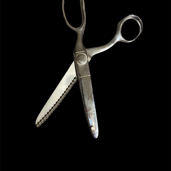 Vintage WISS 9" Pinking Shears Sewing Scissors Chrome Zig Zag Patent No 2286874 - Picture 4 of 12